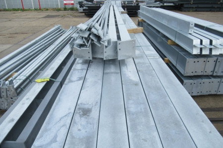 20.00 x 41.00 meter (820m2) verzinkt