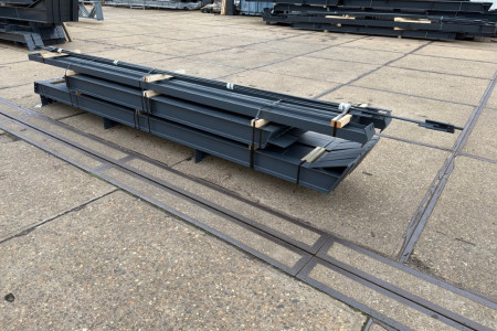 8.00 x 12.00m (96m²)