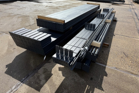 12.00 x 25.00m (300m²)