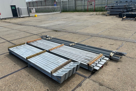 7.00 x 16.00m (112m²)